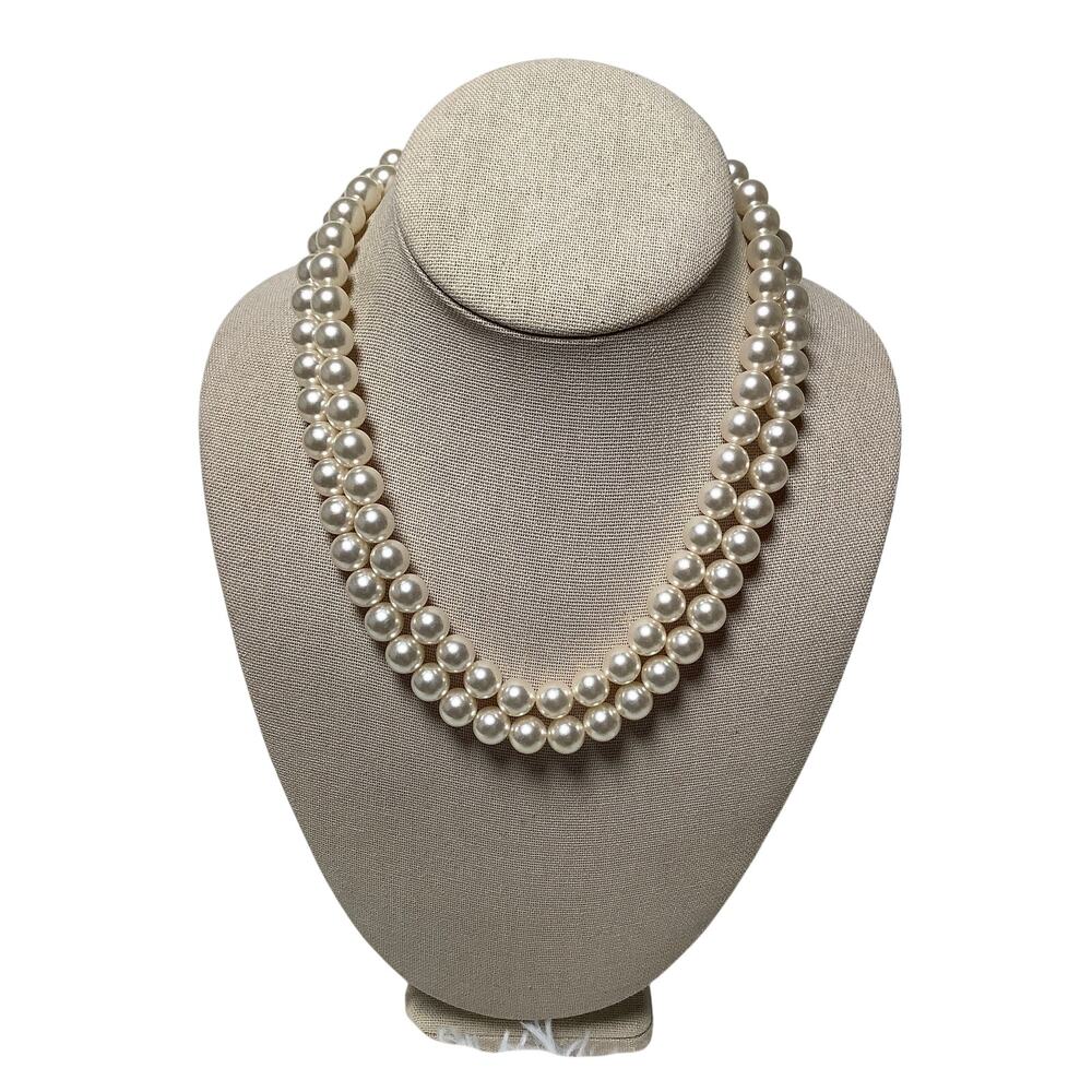 Roman White Double Strand Faux Pearl Beaded Necklace Vintage Old Money F15-5